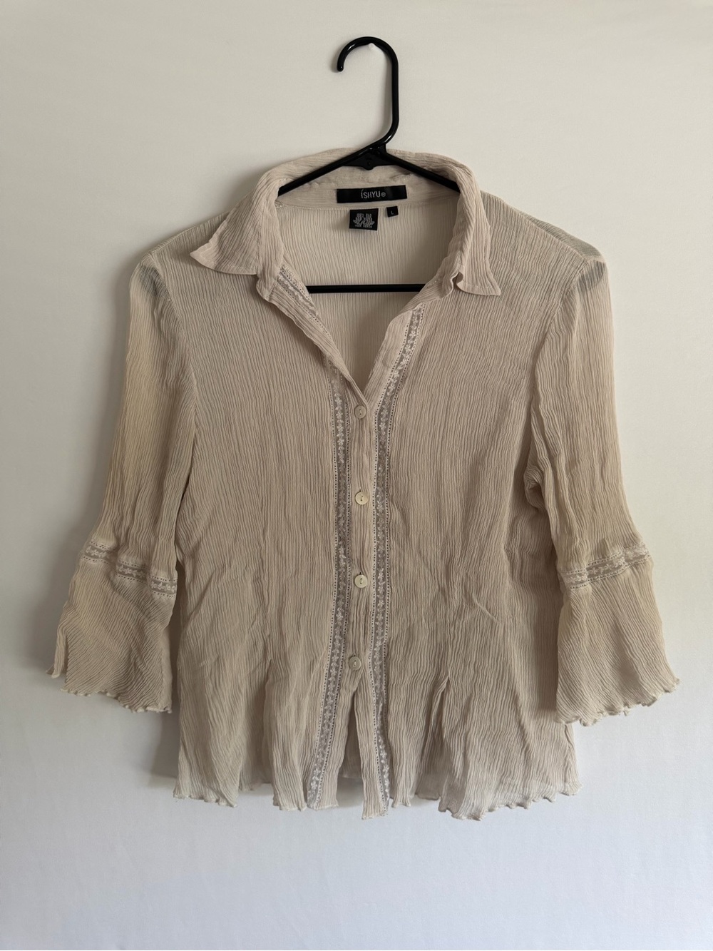 Vintage Ishyu 100% Silk Button Down Blouse Textured lace Trim size L